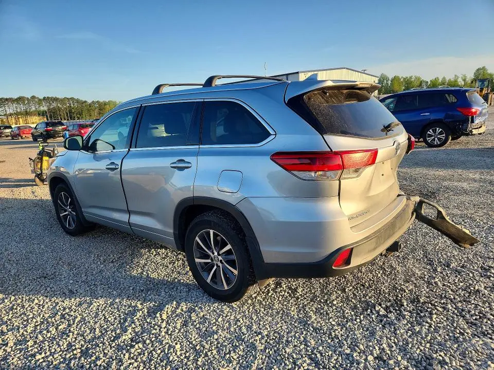 2017 TOYOTA HIGHLANDER XLE  