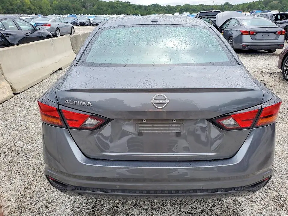 2025 NISSAN ALTIMA SV  