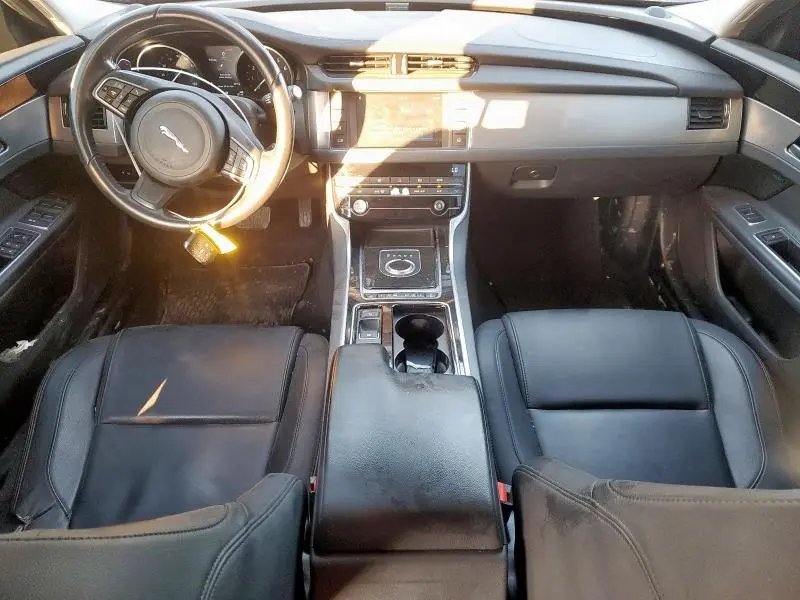 2018 JAGUAR XF PREMIUM  