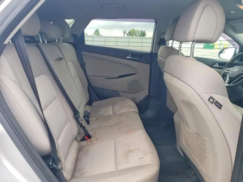 2017 HYUNDAI TUCSON SE  