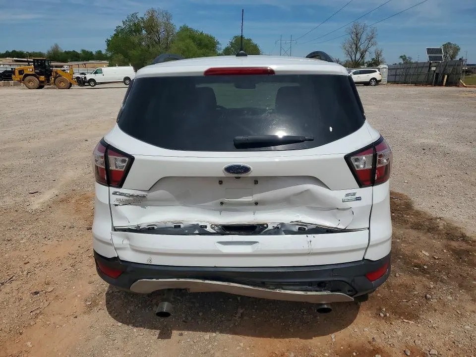 2018 FORD ESCAPE SE  