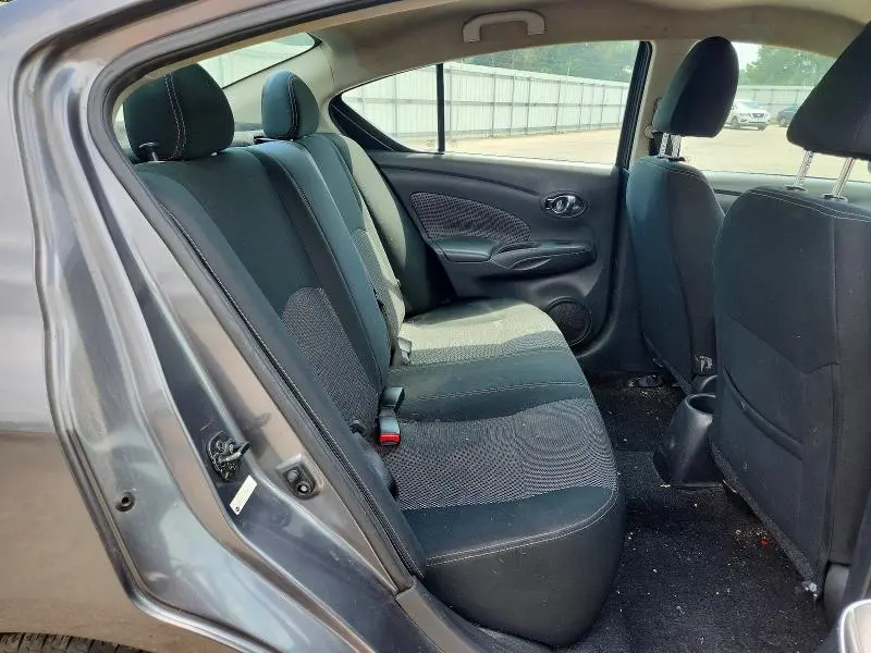 2019 NISSAN VERSA SV  
