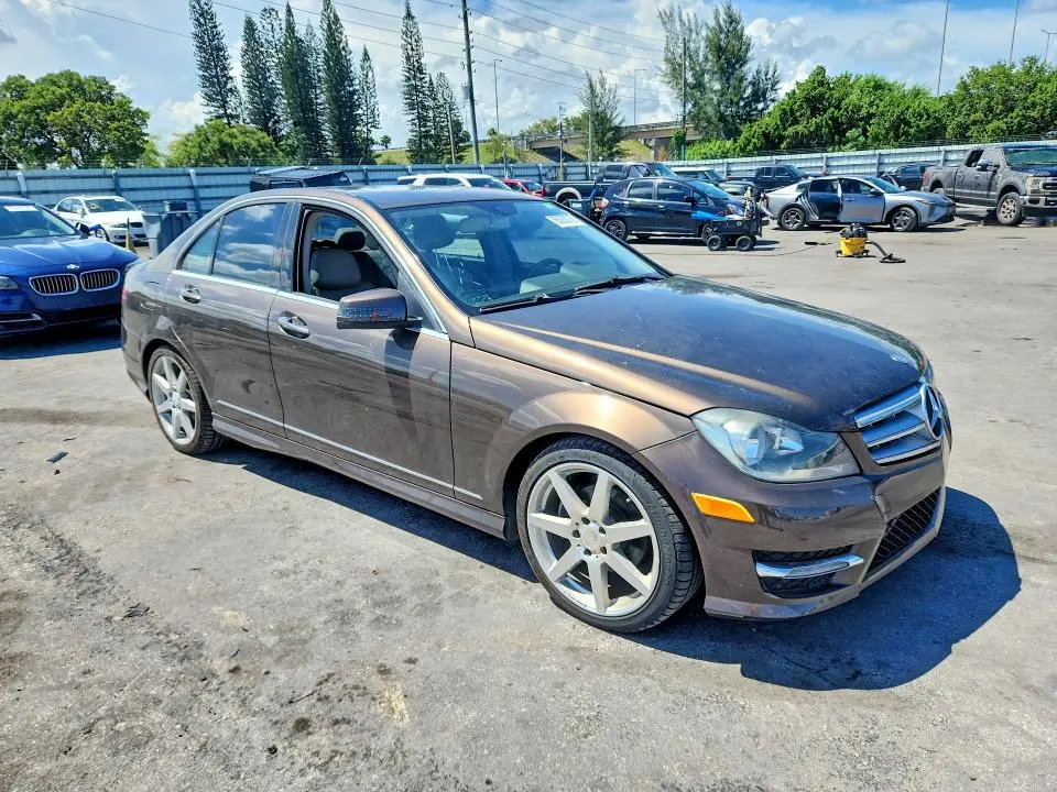 2013 MERCEDES-BENZ C 250  