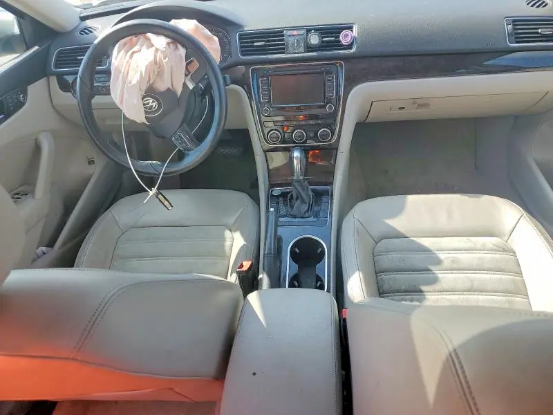 2014 VOLKSWAGEN PASSAT   