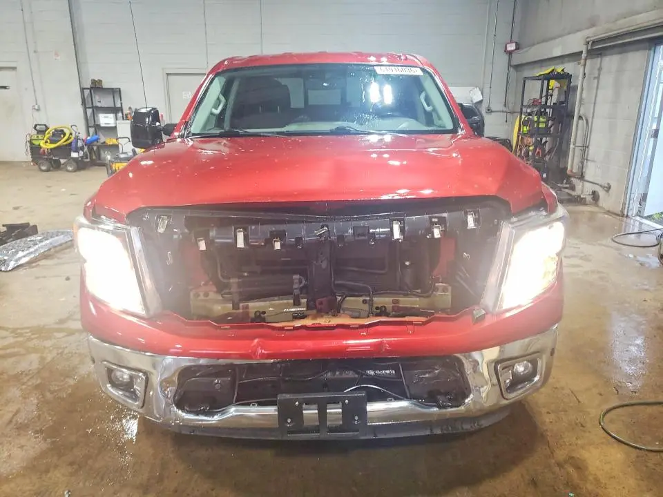 2017 NISSAN TITAN SV  