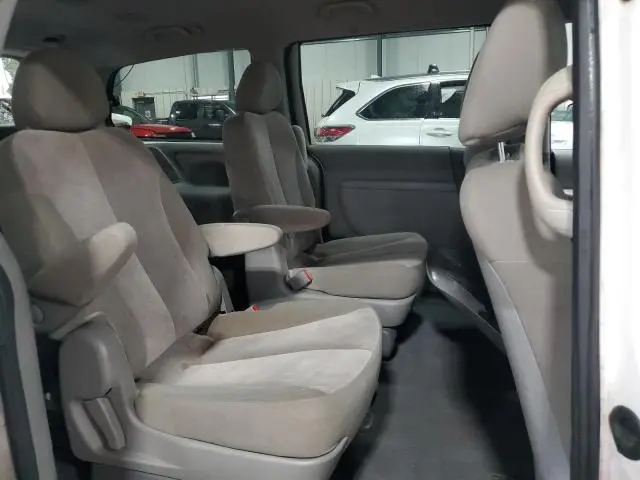 2014 KIA SEDONA LX  