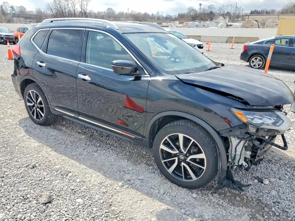 2017 NISSAN ROGUE SL  