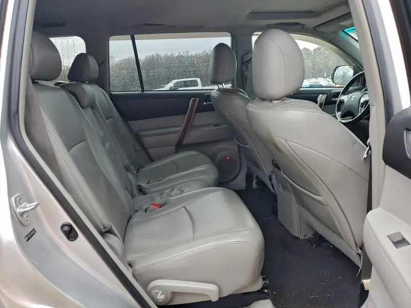 2011 TOYOTA HIGHLANDER LIMITED  