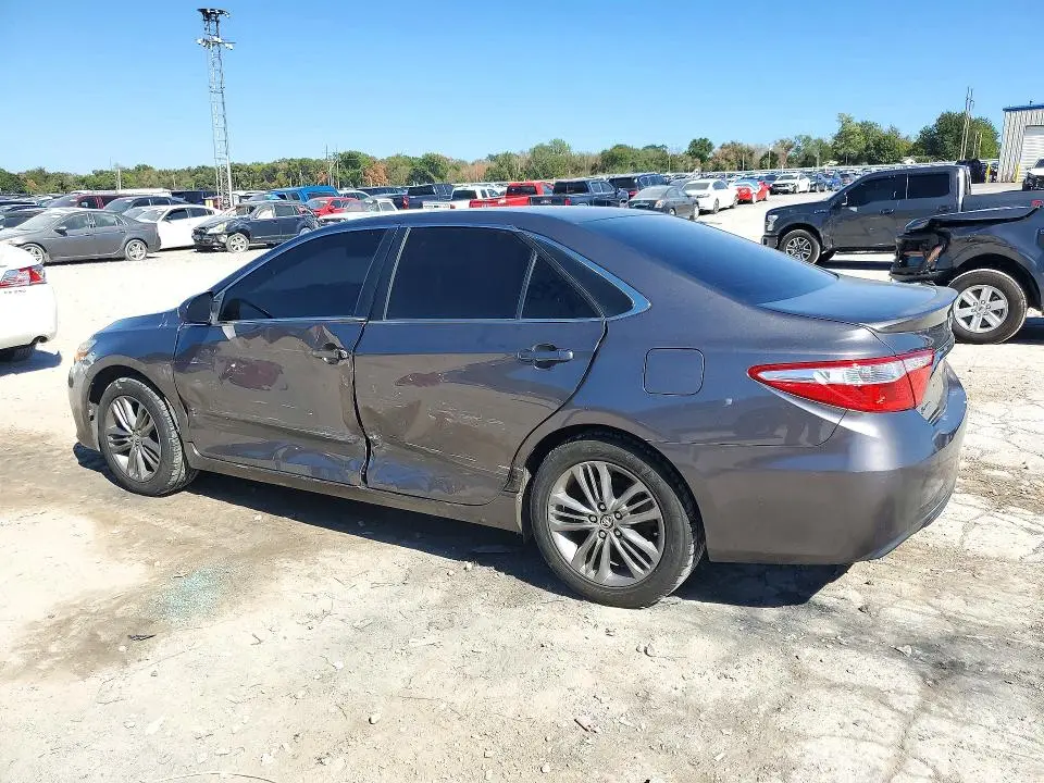 2015 TOYOTA CAMRY SE  