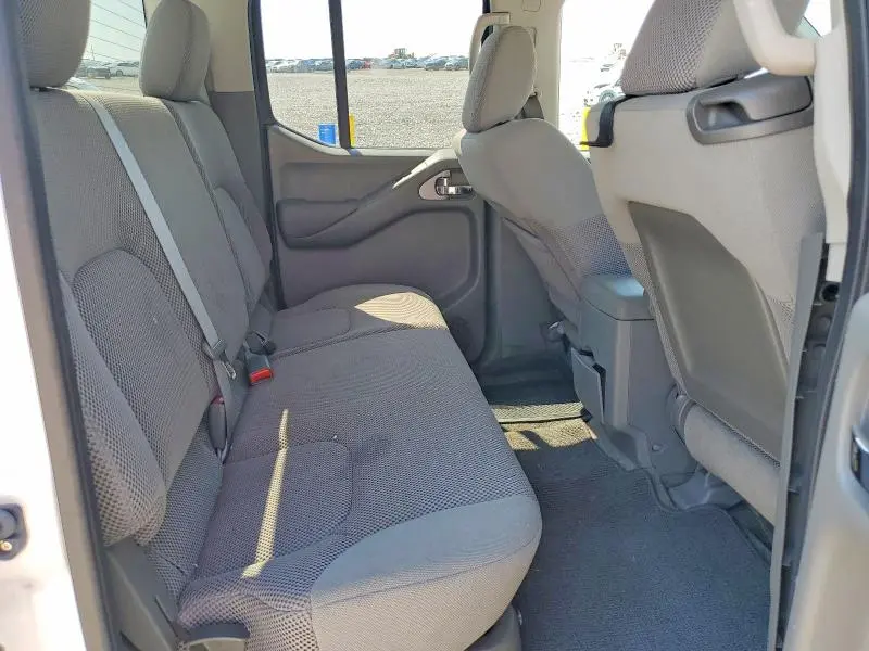 2011 NISSAN FRONTIER S  