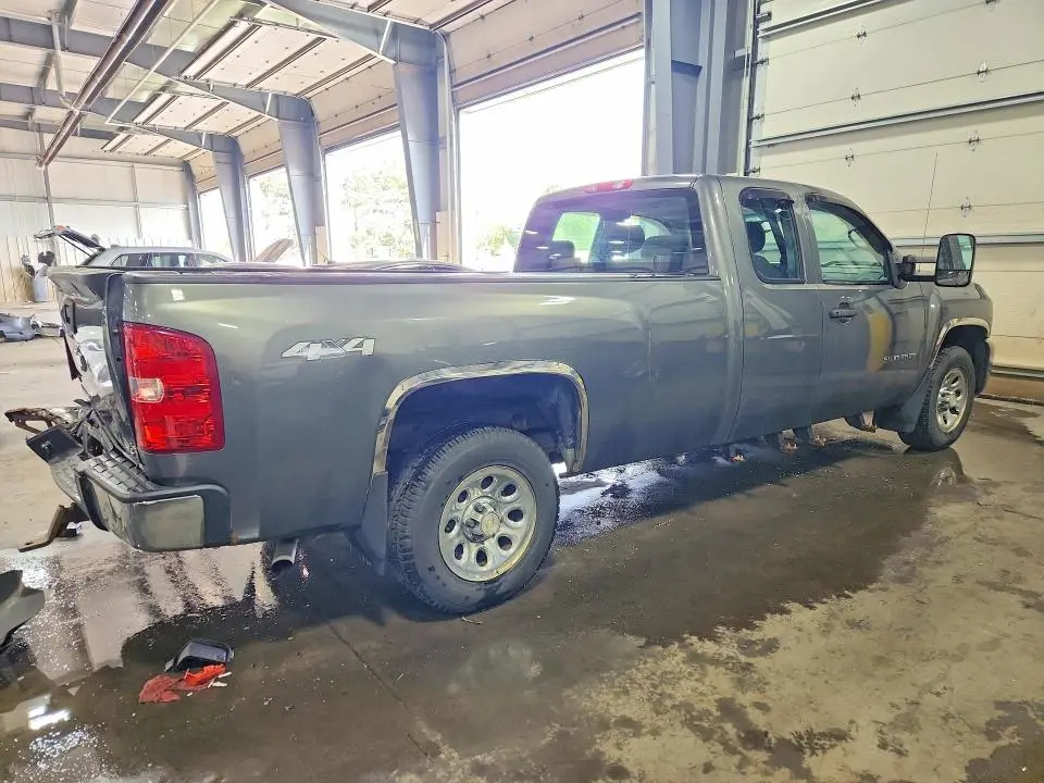 2011 CHEVROLET SILVERADO K1500 LS  