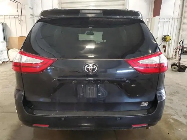 2015 TOYOTA SIENNA XLE  