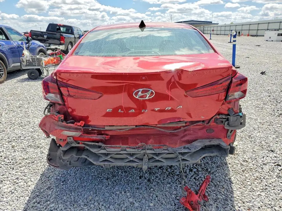 2020 HYUNDAI ELANTRA SEL  