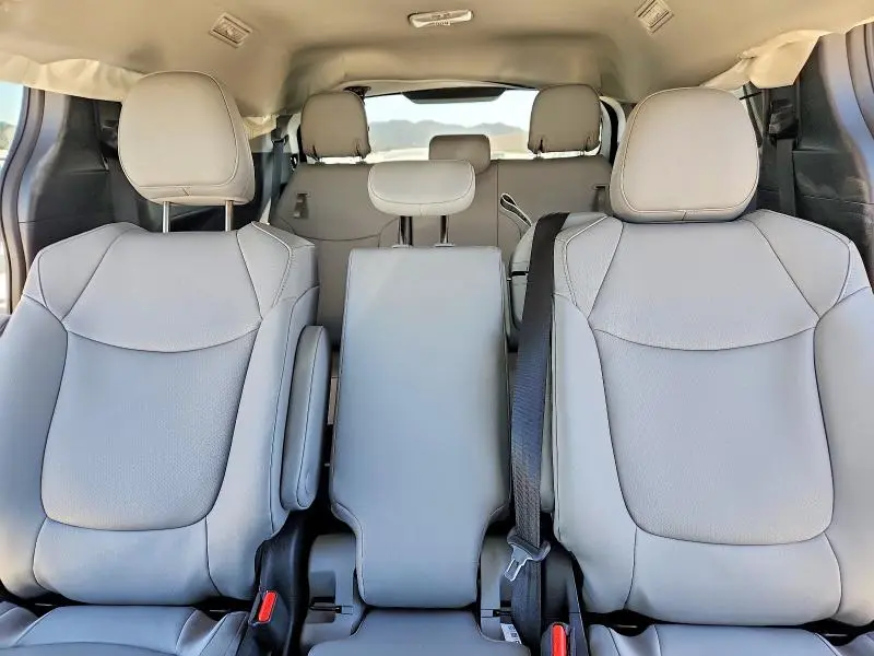 2026 TOYOTA SIENNA XLE 8-PASSENGER  