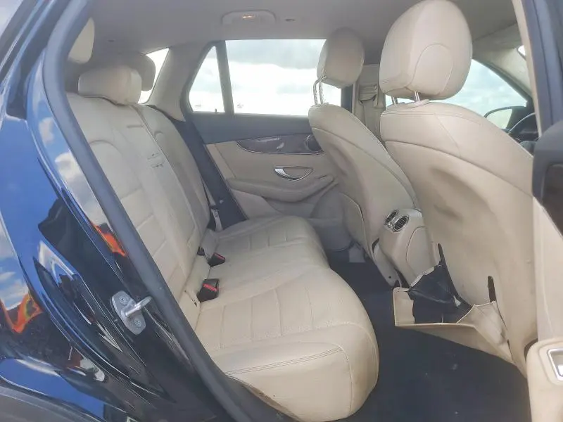 2016 MERCEDES-BENZ GLC 300  