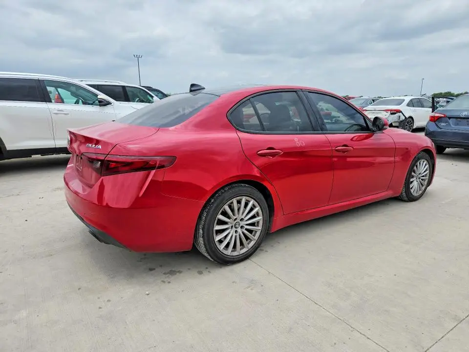 2022 ALFA ROMEO GIULIA   