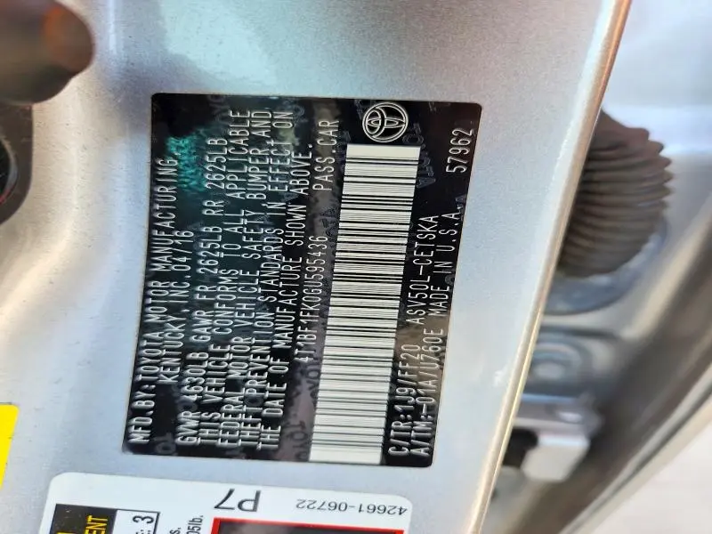 2016 TOYOTA CAMRY SE  