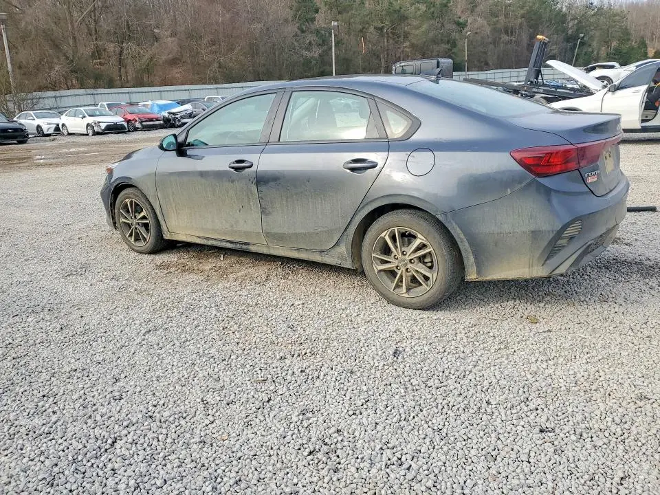 2023 KIA FORTE LX  