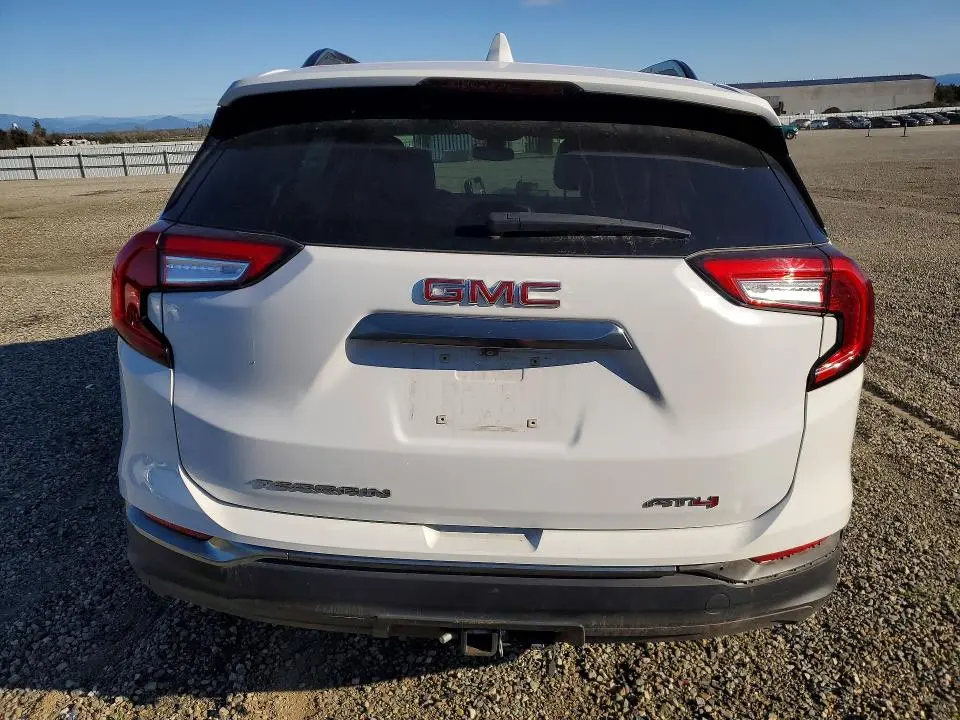 2023 GMC TERRAIN AT4  