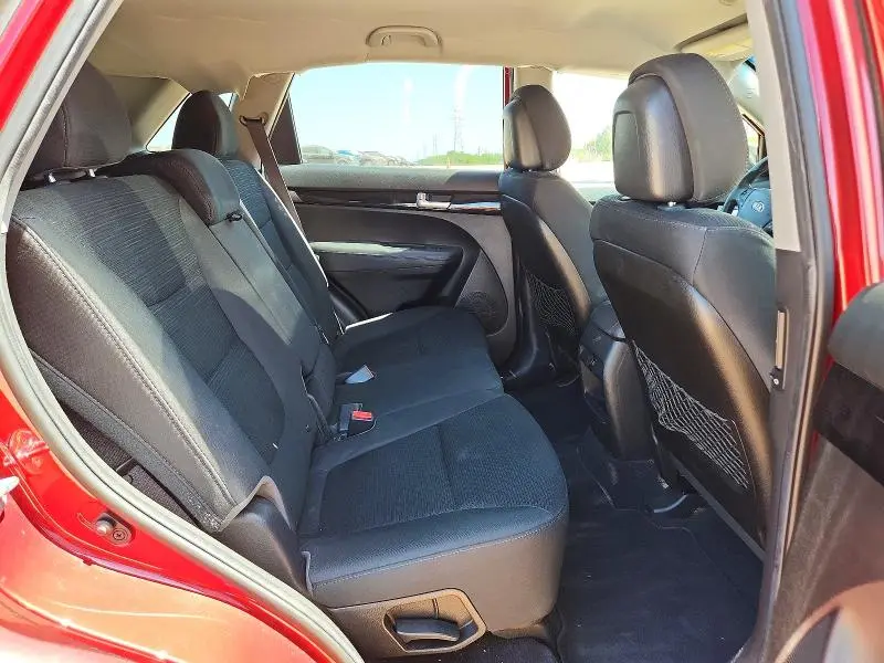 2014 KIA SORENTO LX  