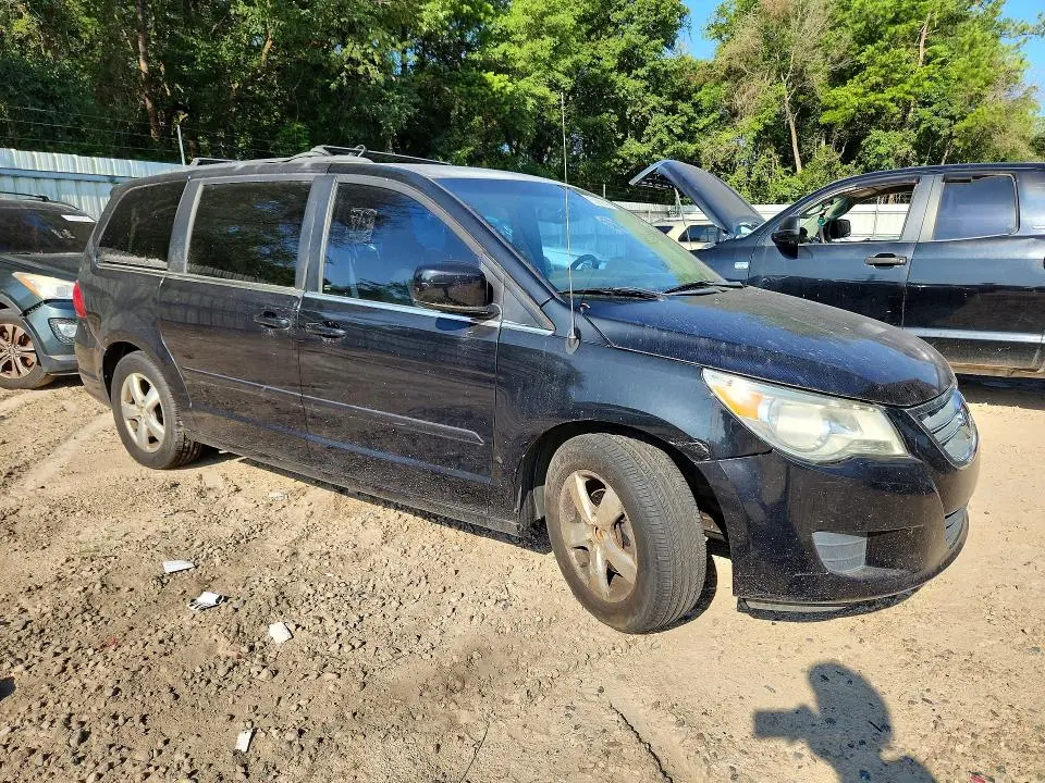2011 VOLKSWAGEN ROUTAN SE  