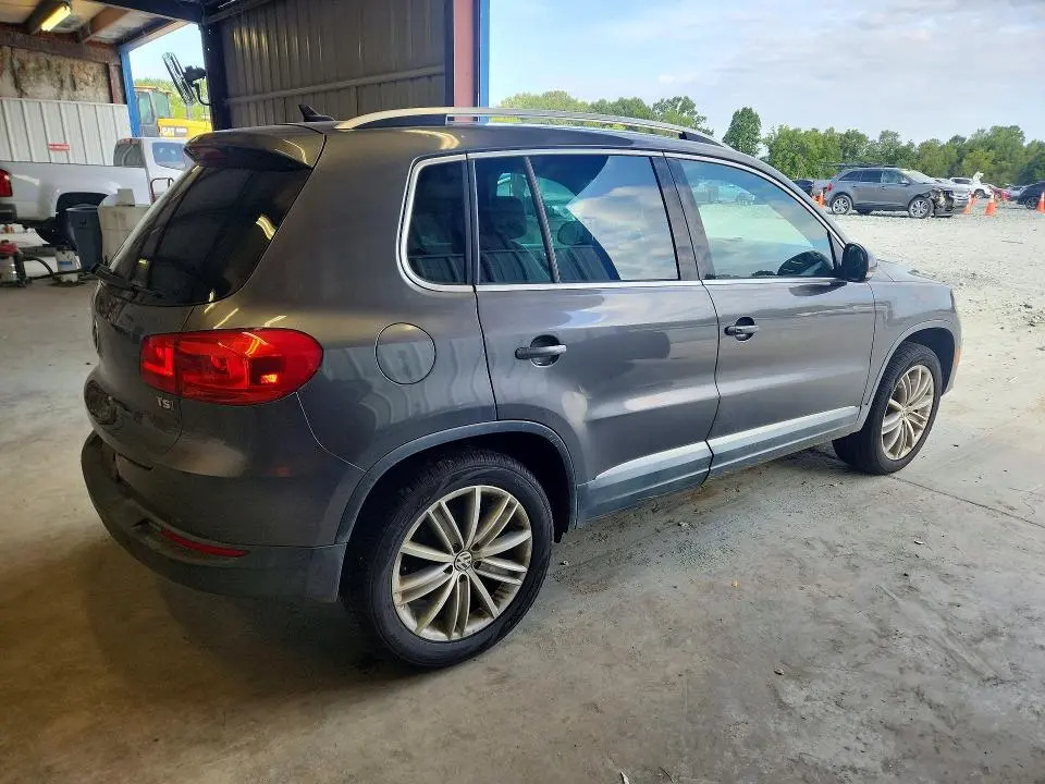 2016 VOLKSWAGEN TIGUAN S  