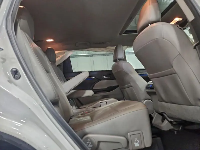 2017 TOYOTA HIGHLANDER LIMITED  