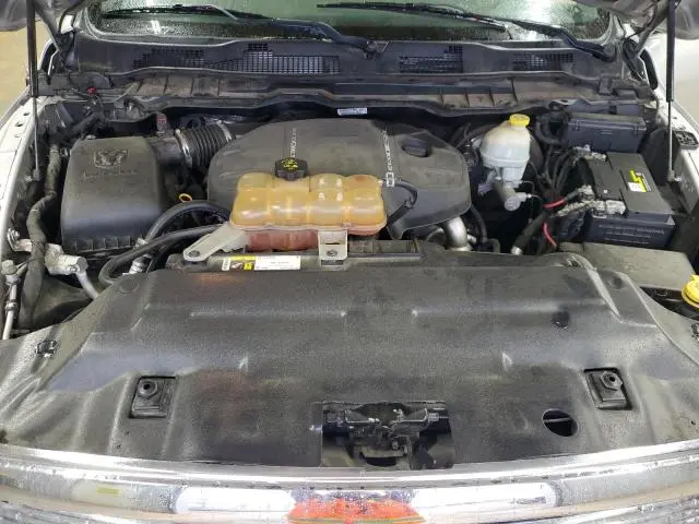 2015 RAM 1500 SLT  