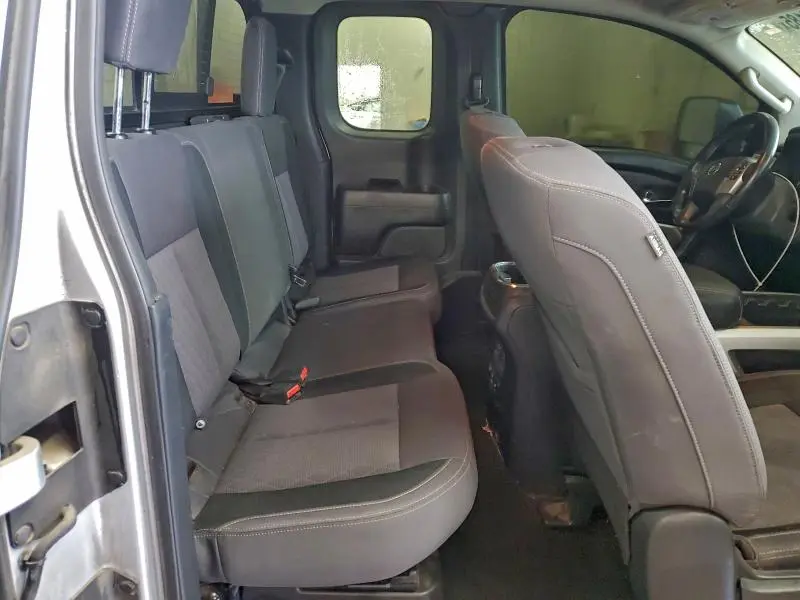 2020 NISSAN TITAN SV  