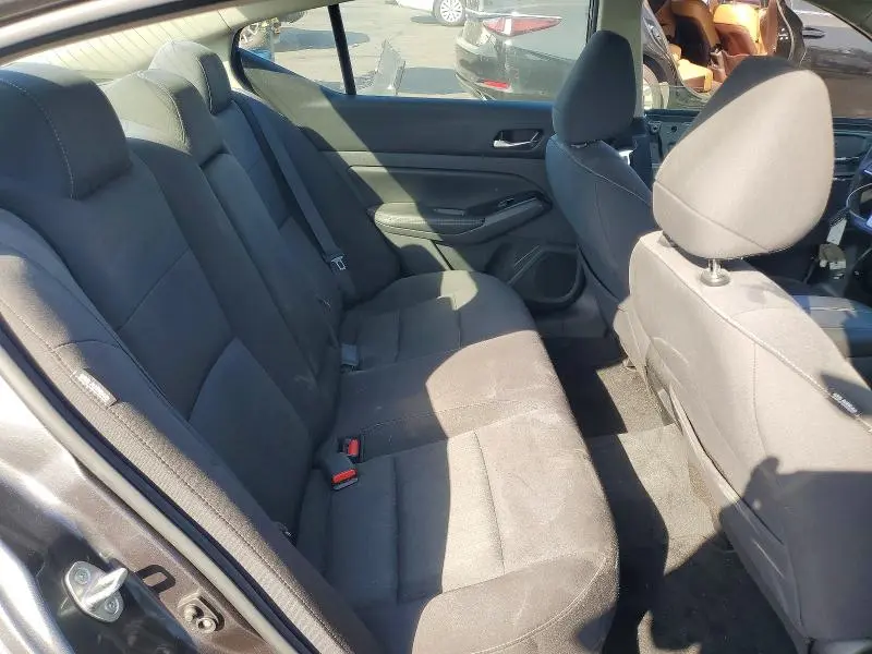 2021 NISSAN ALTIMA SV  