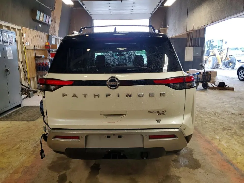 2024 NISSAN PATHFINDER PLATINUM  