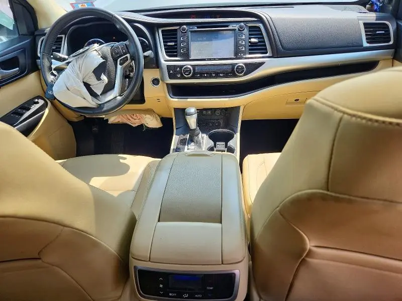 2018 TOYOTA HIGHLANDER XLE  