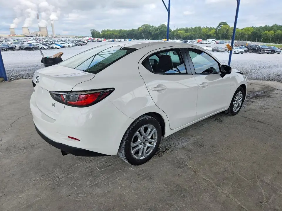 2018 TOYOTA YARIS IA BASE  