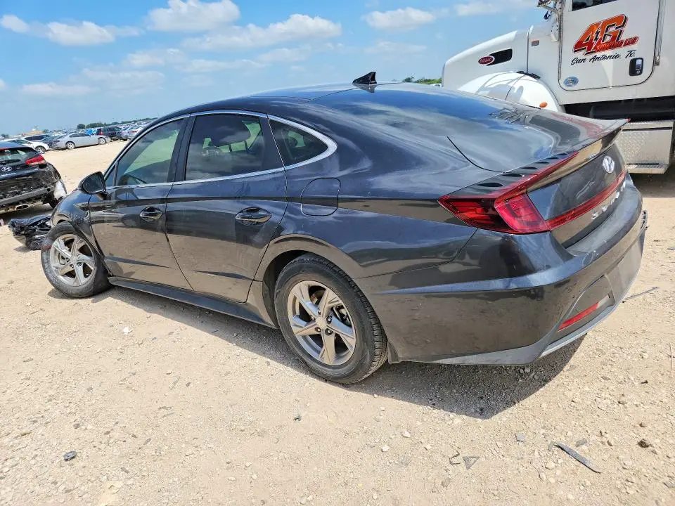 2022 HYUNDAI SONATA SE  