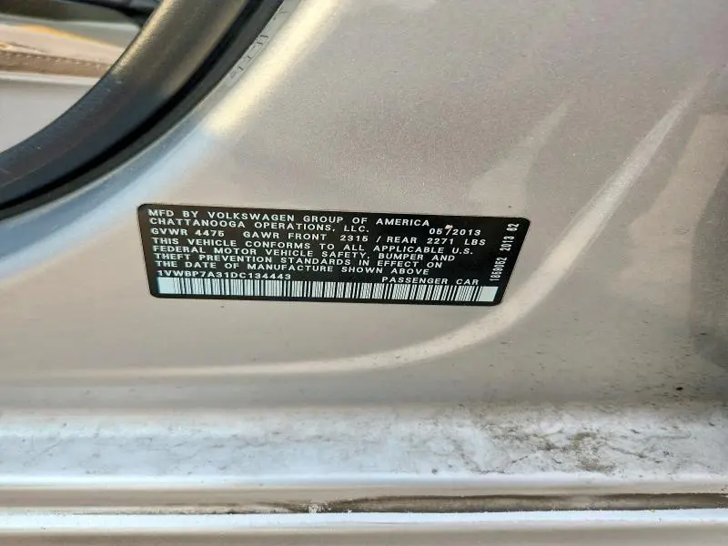 2013 VOLKSWAGEN PASSAT SE  