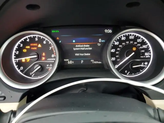 2024 TOYOTA CAMRY XLE  