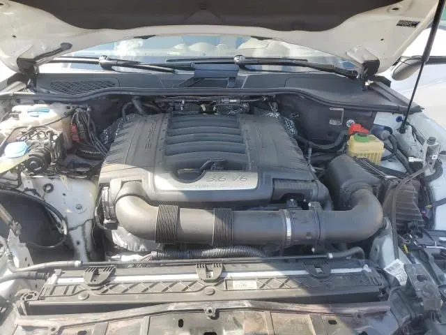 2017 PORSCHE CAYENNE   