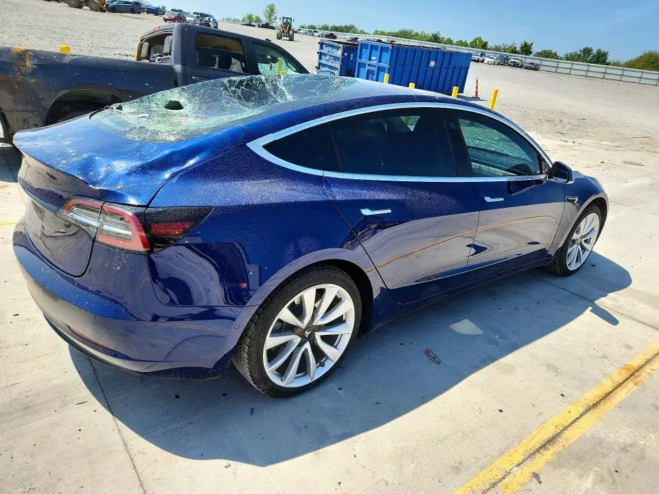 2018 TESLA MODEL 3   