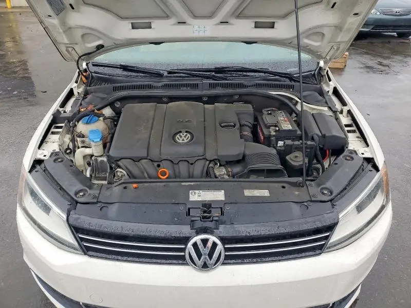 2013 VOLKSWAGEN JETTA   