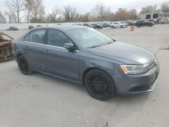 2013 VOLKSWAGEN JETTA SE  