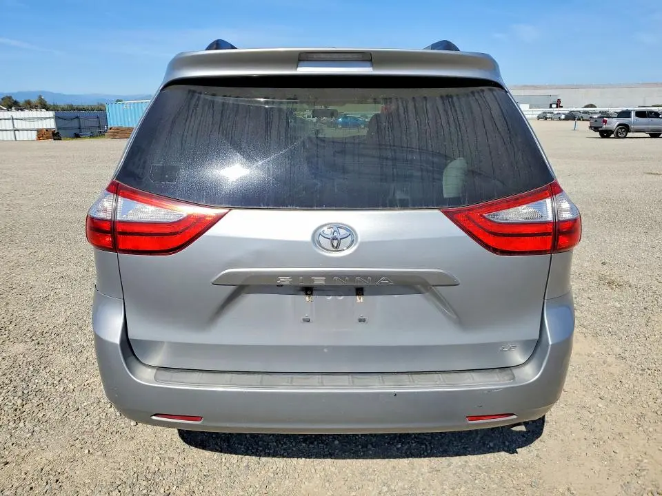 2016 TOYOTA SIENNA LE 8-PASSENGER  