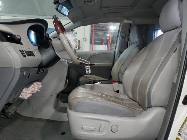 2014 TOYOTA SIENNA XLE