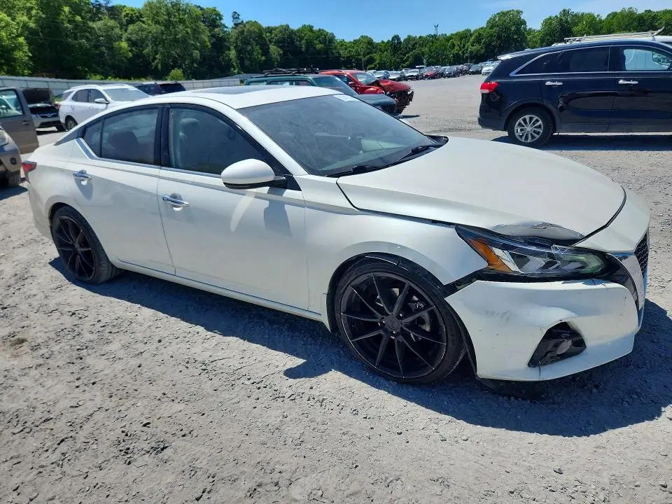 2019 NISSAN ALTIMA SV  