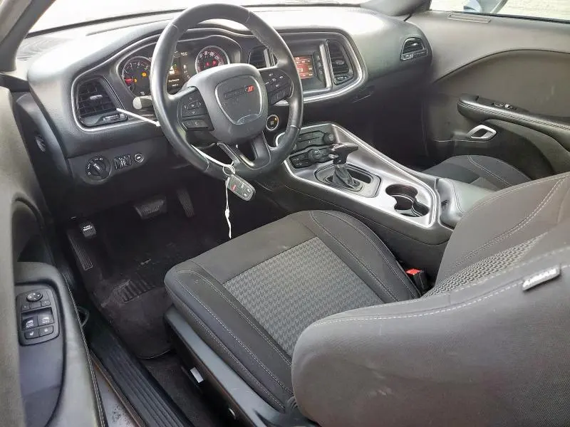 2016 DODGE CHALLENGER SXT  