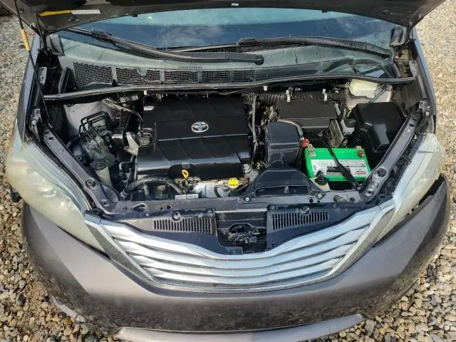 2011 TOYOTA SIENNA XLE  