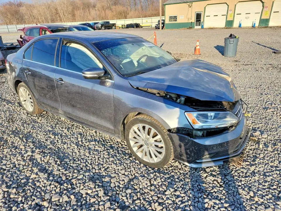 2015 VOLKSWAGEN JETTA SE  