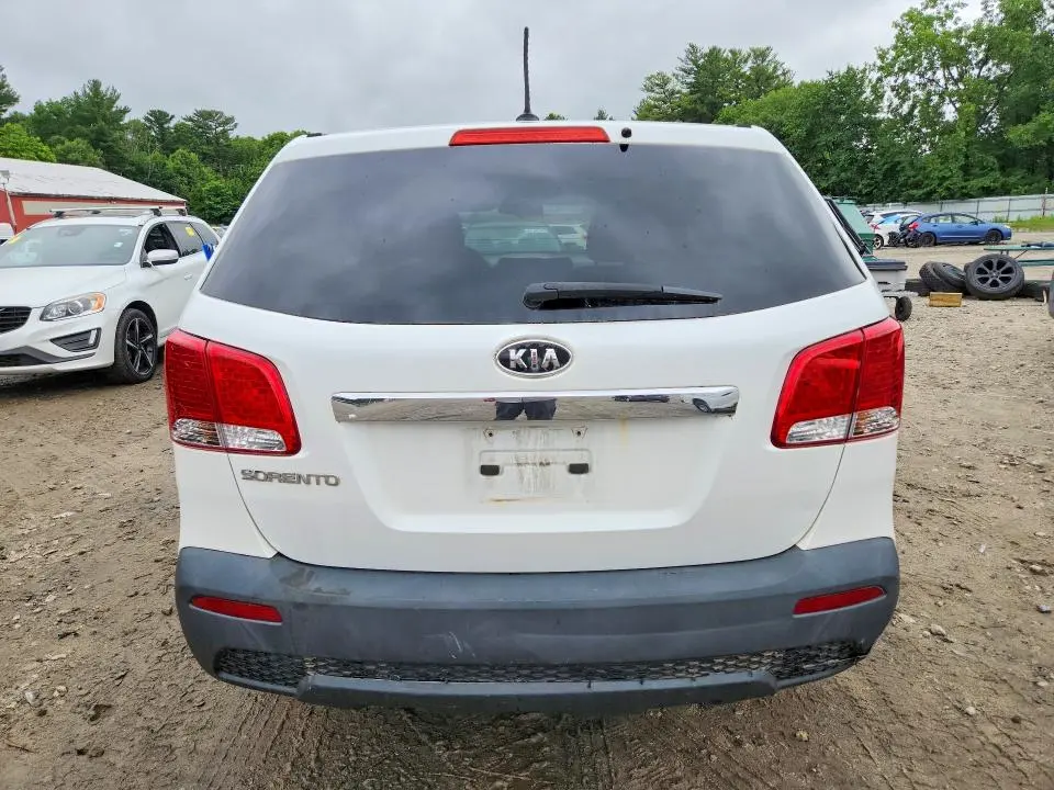2011 KIA SORENTO LX  