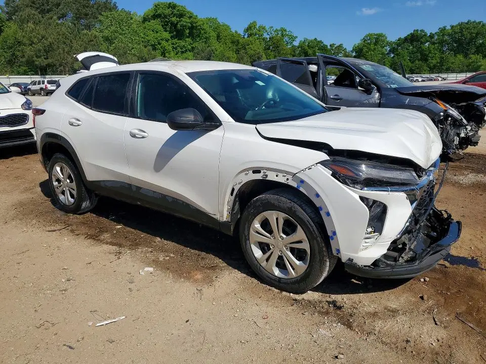 2024 CHEVROLET TRAX LS  