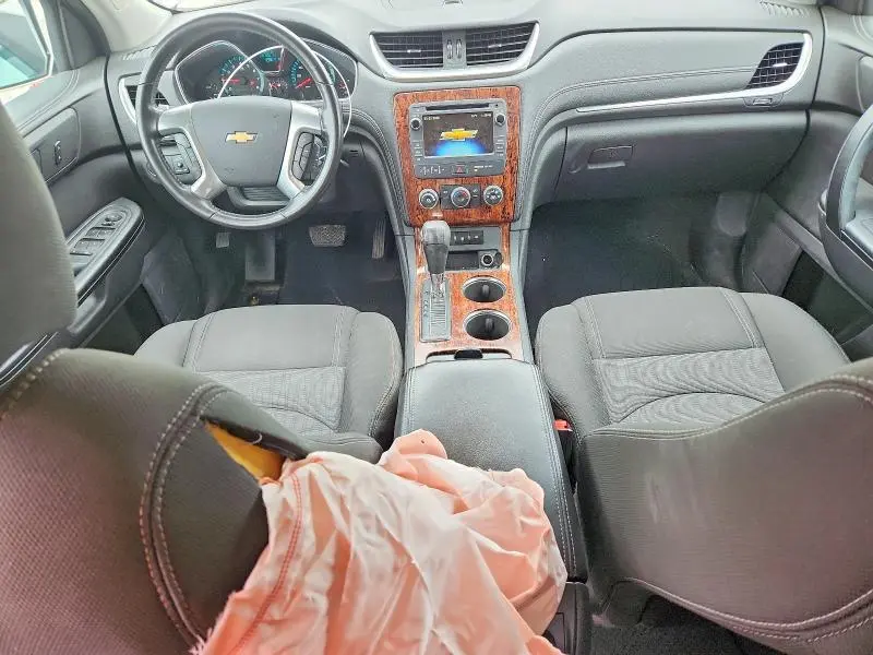 2014 CHEVROLET TRAVERSE LT  