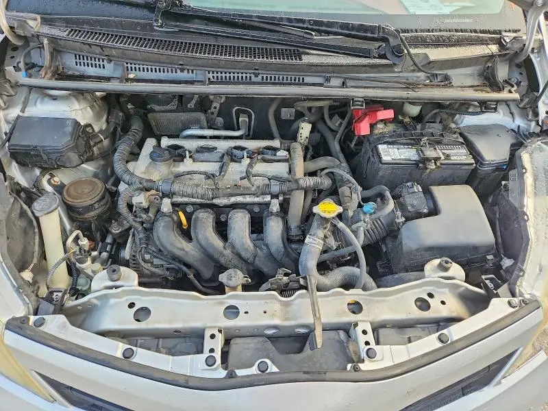 2012 TOYOTA YARIS 5-DOOR LE  